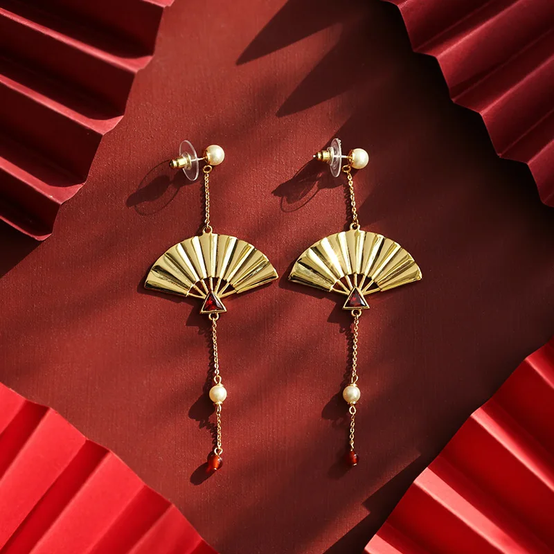 Middle Guofeng Copper Gold Plating Red Agate Long Money Female Simple Elegant Temperament Folding Fan Earrings
Middle Guofeng Copper Gold Plating Red Agate Long Money Female Simple Elegant Temperament Folding Fan Earrings