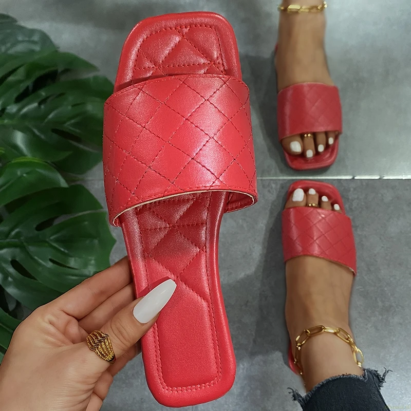2021 Summer Fashion Concise Women Slippers Flat Heel Open Toe Rubber Sole Leather Outdoor Beach Celebrities Slides Ladies Shoes
2021 Summer Fashion Concise Women Slippers Flat Heel Open Toe Rubber Sole Leather Outdoor Beach Celebrities Slides Ladies Shoes
