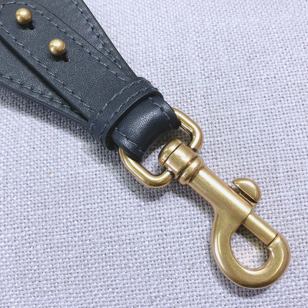 Ladies Fashionable Saddle Bag Famous Luxury Designer Shoulder Bags For Women High Quality Leather Tote Sac A Main 2021 New
Ladies Fashionable Saddle Bag Famous Luxury Designer Shoulder Bags For Women High Quality Leather Tote Sac A Main 2021 New