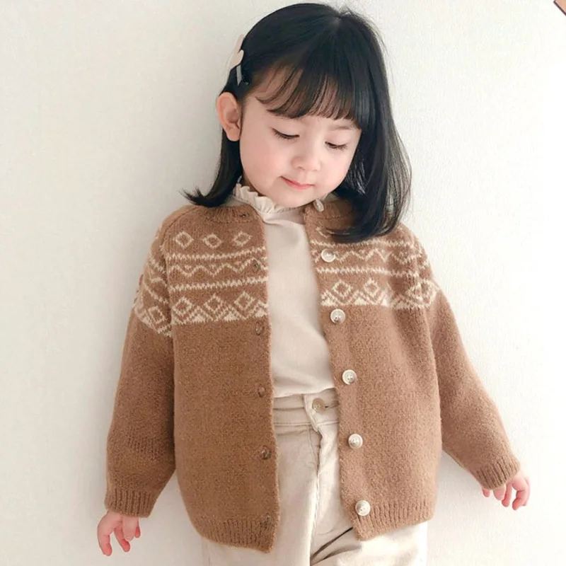 2021 Korean Baby Children's Sweater Coat Girls Vintage Pattern Round Neck Casual Knit Jacket
2021 Korean Baby Children's Sweater Coat Girls Vintage Pattern Round Neck Casual Knit Jacket