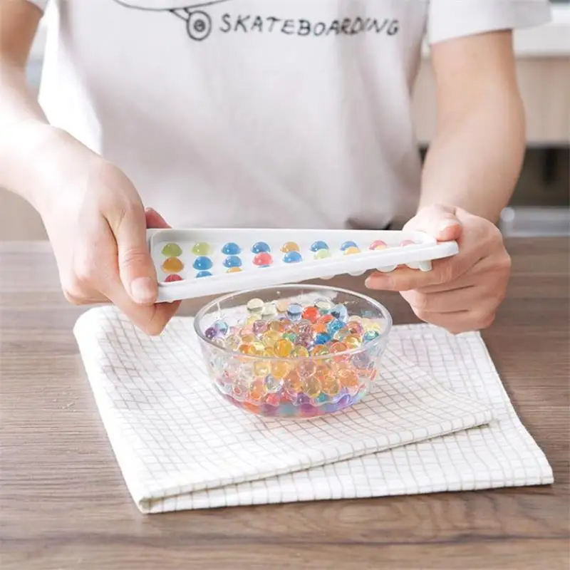 Plastic Molds Ice Tray 3D Round Ice Molds Home Bar Party Use Round Ball Ice Cube Makers Kitchen Tool DIY Ice Cream Mouids
Plastic Molds Ice Tray 3D Round Ice Molds Home Bar Party Use Round Ball Ice Cube Makers Kitchen Tool DIY Ice Cream Mouids