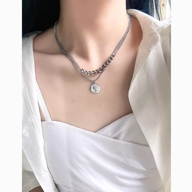 Queen Portrait Coin Necklace Double-layer Titanium Steel Colorless Chain Clavicle Chain Fashion All-match Necklace New
Queen Portrait Coin Necklace Double-layer Titanium Steel Colorless Chain Clavicle Chain Fashion All-match Necklace New
