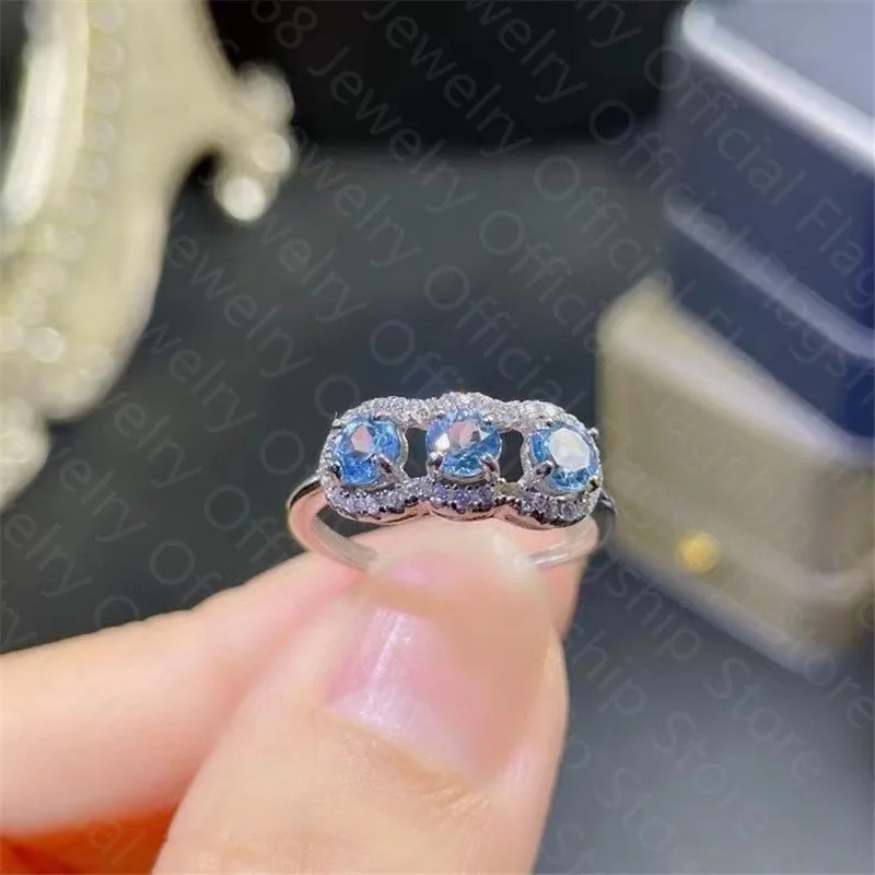 New natural topaz ring, 925 silver women's ring, simple and generous, fashionable and versatile
New natural topaz ring, 925 silver women's ring, simple and generous, fashionable and versatile