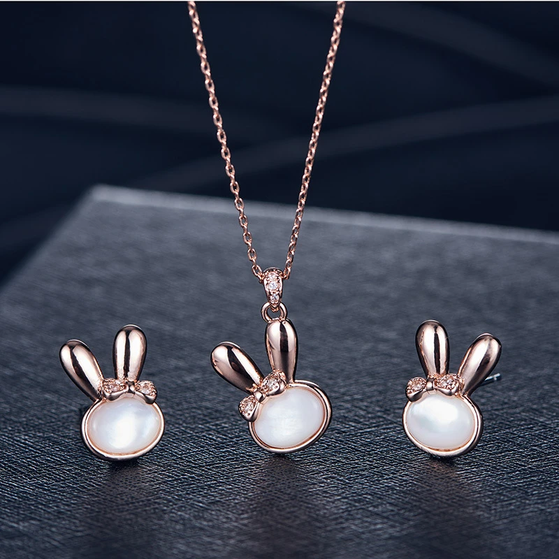 Rose Gold Stainless Steel Rhinestone Rabbit 2021 New Girl Necklace Earrings Twisted Chain Rabbit Necklace Women's Necklace Fashi
Rose Gold Stainless Steel Rhinestone Rabbit 2021 New Girl Necklace Earrings Twisted Chain Rabbit Necklace Women's Necklace Fashi