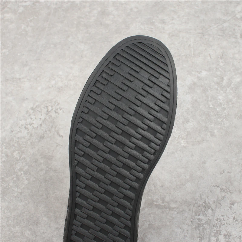 Korean men's canvas shoes fashion casual vulcanized shoes new men's sneakers high-top men's shoes thick-soled and velvet shoes
Korean men's canvas shoes fashion casual vulcanized shoes new men's sneakers high-top men's shoes thick-soled and velvet shoes