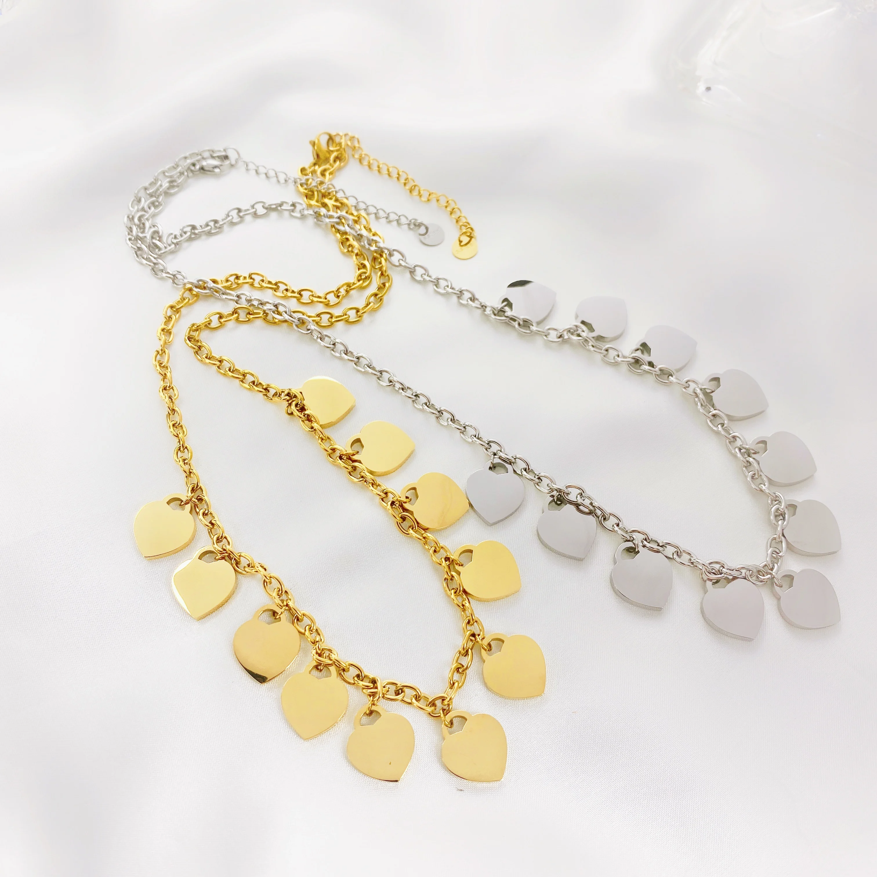 ladies 316L stainless steel classic popular silver heart-shaped silver key pendant necklace jewelry couple holiday gift
ladies 316L stainless steel classic popular silver heart-shaped silver key pendant necklace jewelry couple holiday gift