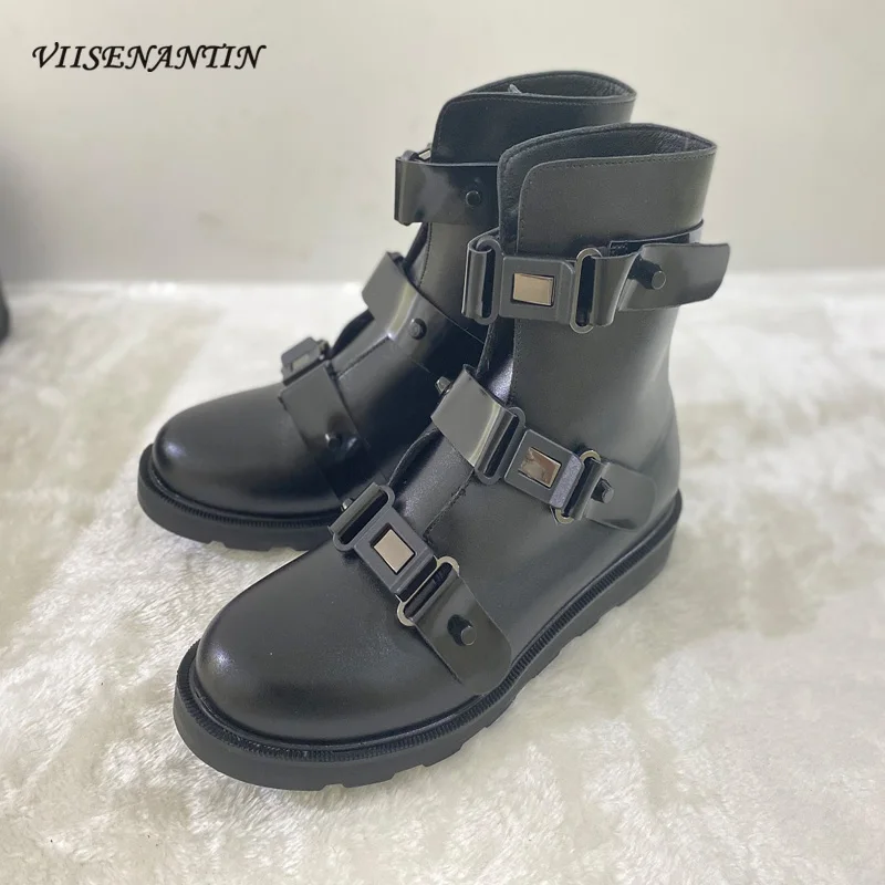Autumn Winter Casual Handsome Flat Short Boots Black Belt Buckle Designer Thick-soled Neutral Men and Women Couple Martin Boots
Autumn Winter Casual Handsome Flat Short Boots Black Belt Buckle Designer Thick-soled Neutral Men and Women Couple Martin Boots