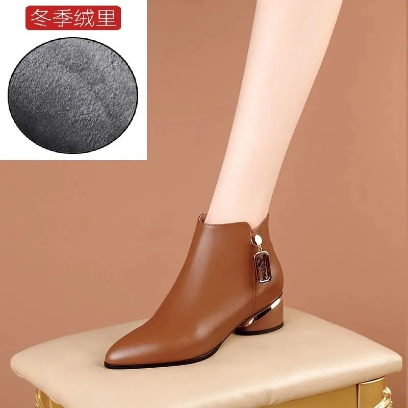 Winter Plush Ankle Boots for Ladies Autunm 2022 Fashion Wedges Woman Thick Heel Cotton Shoes Brown Female Pointed Toe Booties
Winter Plush Ankle Boots for Ladies Autunm 2022 Fashion Wedges Woman Thick Heel Cotton Shoes Brown Female Pointed Toe Booties