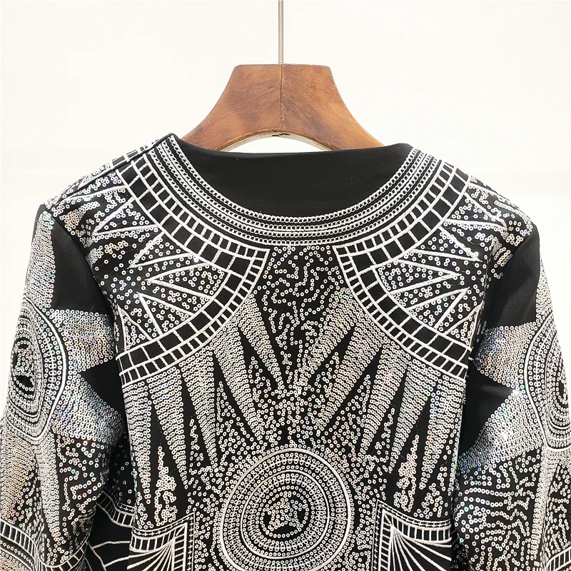 Fashion 2021 Women Sequined Embroidery Short Coat Streetwear Loose Long Sleeve Jacket Designer Black Lady Party Outerwear S-L
Fashion 2021 Women Sequined Embroidery Short Coat Streetwear Loose Long Sleeve Jacket Designer Black Lady Party Outerwear S-L