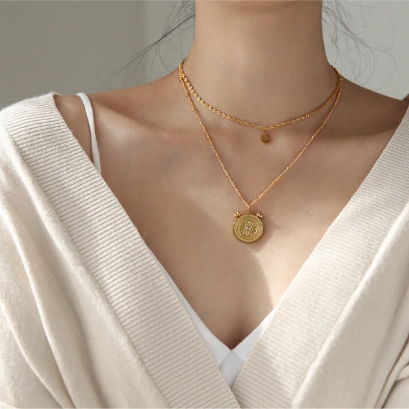 European And American Retro Double Internet Celebrity Women's Sweater Chain Short Niche Net Celebrity Fashion Accessories
European And American Retro Double Internet Celebrity Women's Sweater Chain Short Niche Net Celebrity Fashion Accessories