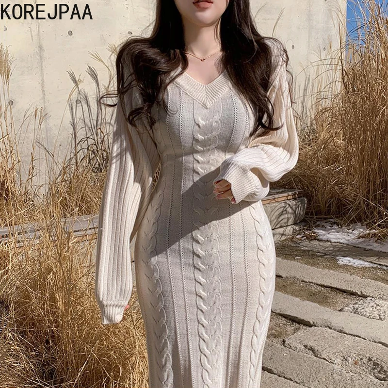 Платье женское осеннее трикотажное с V-образным вырезом и длинным рукавом
Платье женское осеннее трикотажное с V-образным вырезом и длинным рукавом