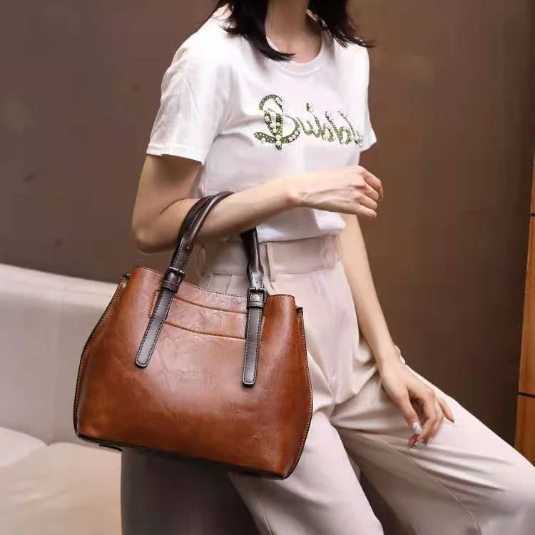 2021 Luxury Women Handbags Oil Wax PU Leather Bag Trendy Vintage Big Tote Bags Top Handle Female Shoulder Bags Bolsas Sac A Main
2021 Luxury Women Handbags Oil Wax PU Leather Bag Trendy Vintage Big Tote Bags Top Handle Female Shoulder Bags Bolsas Sac A Main