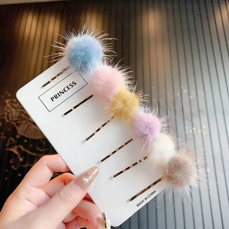 Hair Clips Trendy Sweet Hairball Candy Color Plush Hairpin Side Bangs Simple Broken Hairpin Cute Tender Student Girls Hair Clip 
Hair Clips Trendy Sweet Hairball Candy Color Plush Hairpin Side Bangs Simple Broken Hairpin Cute Tender Student Girls Hair Clip