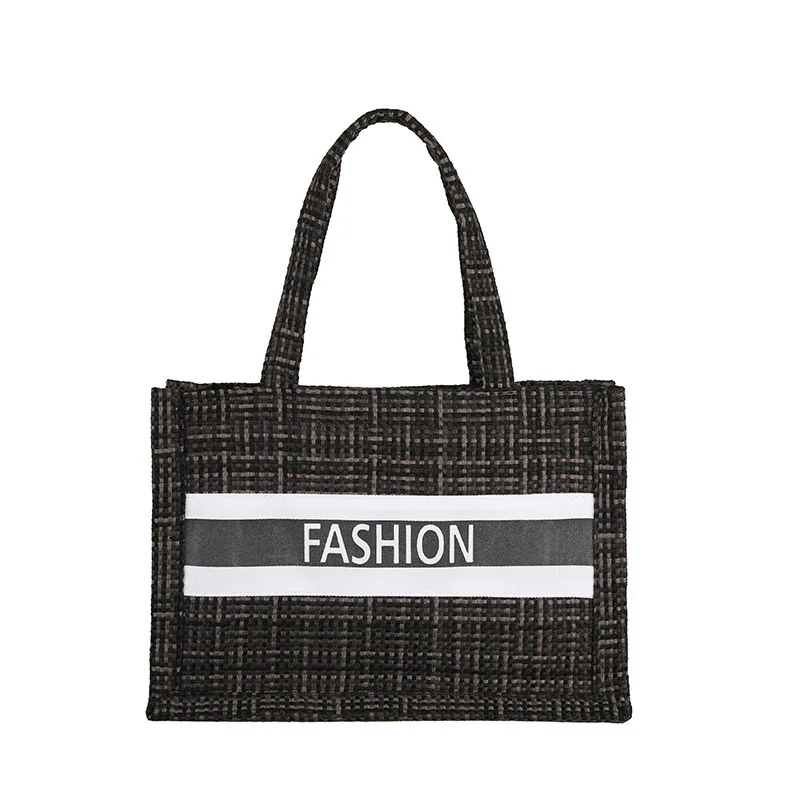 Large-capacity bag woman 2021 spring fashion girl Ins one-shouldered air hand tote bag
Large-capacity bag woman 2021 spring fashion girl Ins one-shouldered air hand tote bag