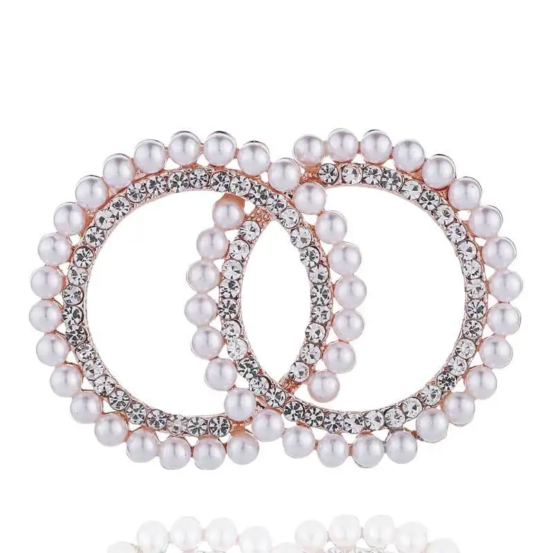Korean High-end Rhinestone Round Brooch Pins Pearl Gold Color Badge Dress Coat Corsage Fashion Brooches for Women Jewelry 
Korean High-end Rhinestone Round Brooch Pins Pearl Gold Color Badge Dress Coat Corsage Fashion Brooches for Women Jewelry