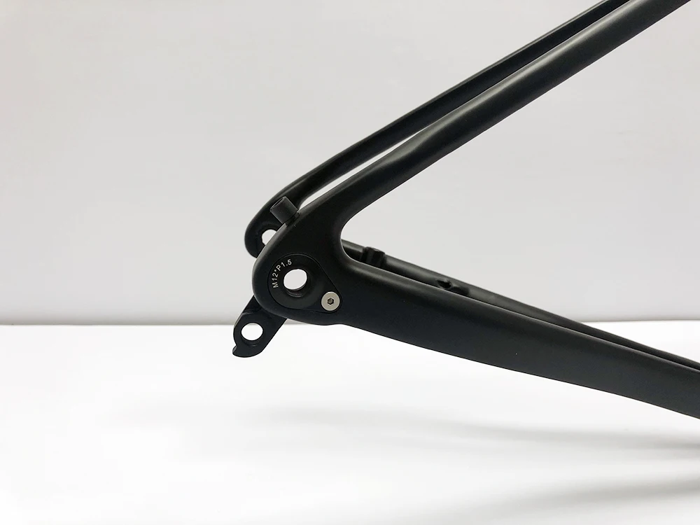 2021 Ceccotti carbon disc road bike frame T1100 carbon bicycle frame Di2/mechanical racing carbon road frame on sale and cheap
2021 Ceccotti carbon disc road bike frame T1100 carbon bicycle frame Di2/mechanical racing carbon road frame on sale and cheap