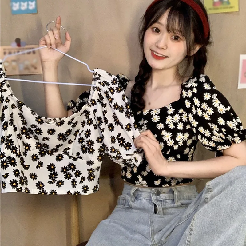 2020 Floral Print Shirt Fashion Sweet Square Collar Short Sleeves Blouse Crop Top Shirts For Women
2020 Floral Print Shirt Fashion Sweet Square Collar Short Sleeves Blouse Crop Top Shirts For Women