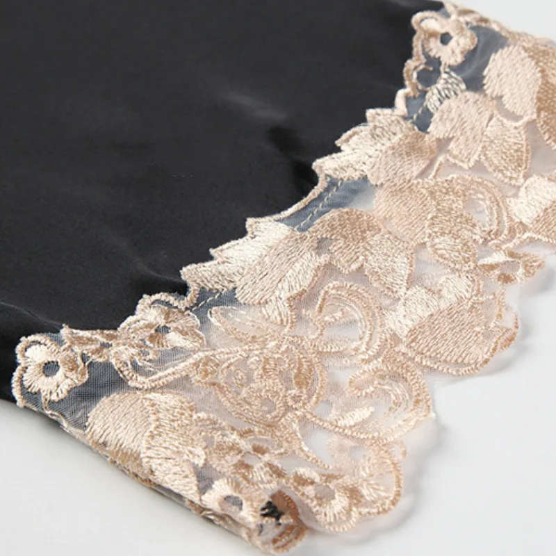 Women Robes Summer New Arrival Womens Sleepwear Home Female Bathrobe Deep V-neck Lace-edge Sexy Cozy Faux-silk Elegant Robe
Women Robes Summer New Arrival Womens Sleepwear Home Female Bathrobe Deep V-neck Lace-edge Sexy Cozy Faux-silk Elegant Robe
