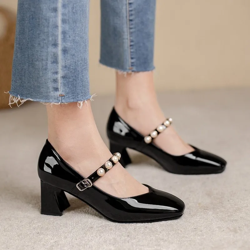 Pumps New Shoes Sexy High Heels Ladies Party Spring Autumn Patent Leather Square Toe Pearls Buckle Mary Jane Shoes Plus Size 47
Pumps New Shoes Sexy High Heels Ladies Party Spring Autumn Patent Leather Square Toe Pearls Buckle Mary Jane Shoes Plus Size 47