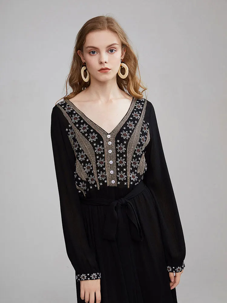 Summer new Nepal travel holiday beach long dress Bohemian dress Korean version of vintage ethnic embroidery v-neck dress
Summer new Nepal travel holiday beach long dress Bohemian dress Korean version of vintage ethnic embroidery v-neck dress