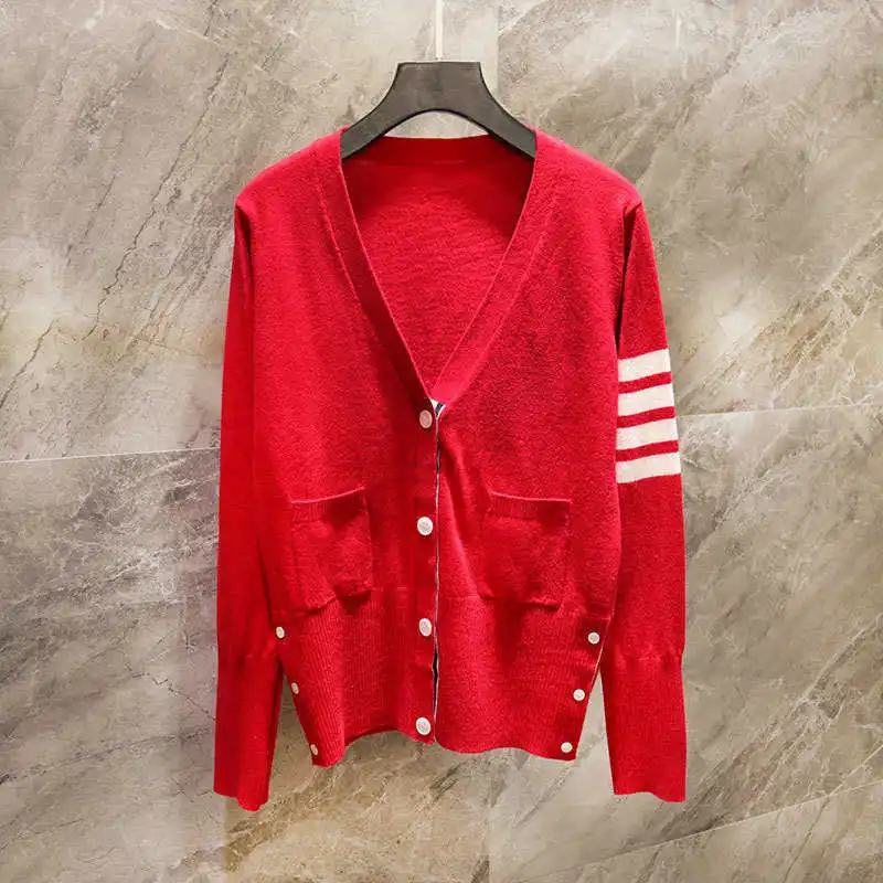 2021 fashion brand tb striped cardigan men women v-neck wool sweater smart casual short slim fit knitted coat couple wear
2021 fashion brand tb striped cardigan men women v-neck wool sweater smart casual short slim fit knitted coat couple wear