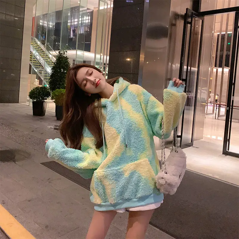 Korean color tie-dyed thickened lamb velvet hoodie women winter warm plus velvet student loose coat
Korean color tie-dyed thickened lamb velvet hoodie women winter warm plus velvet student loose coat