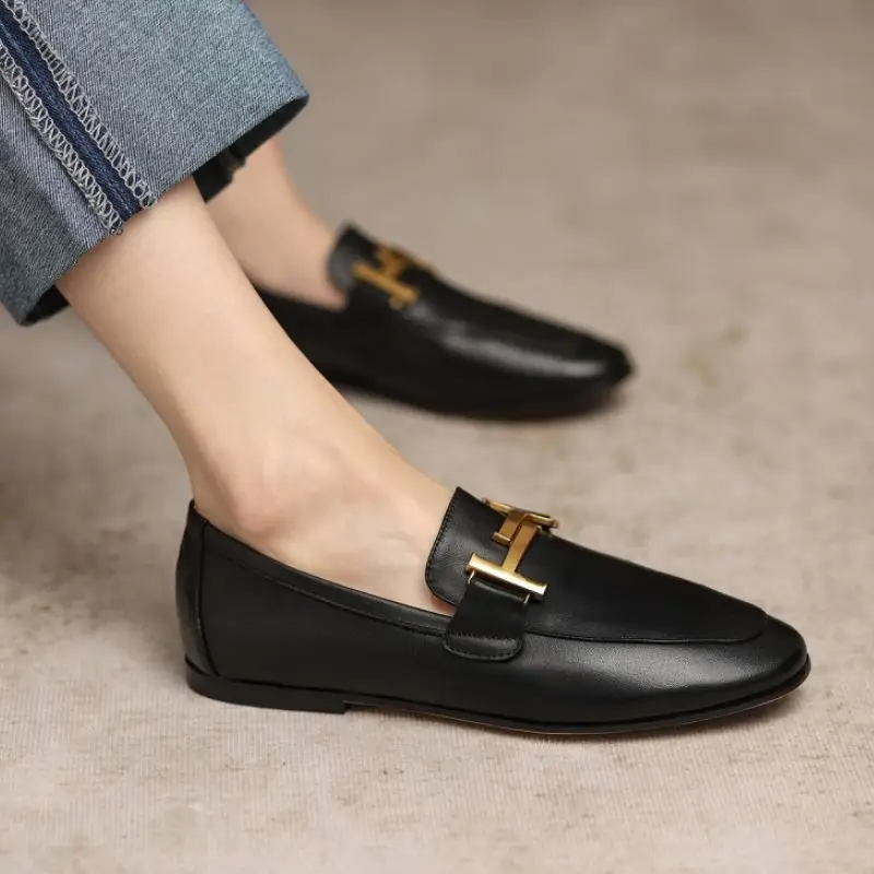 Taoffen New Flat Shoes Women Real Leather Metal Chain Shoes Women Fashion Classic Vacation Shoes Women Footwear Size 34-39
Taoffen New Flat Shoes Women Real Leather Metal Chain Shoes Women Fashion Classic Vacation Shoes Women Footwear Size 34-39