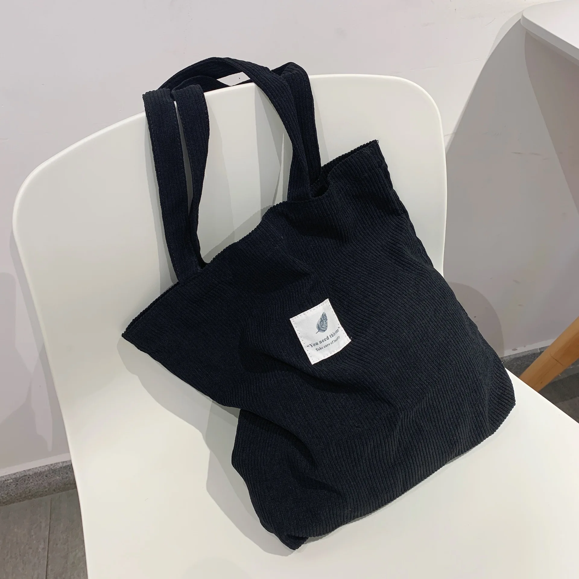Casual Designer Foldable Corduroy Shopping Bag High Quality Eco Friendly Reusable Grocery Tote Handbag Lightweight Shoulder Bags
Casual Designer Foldable Corduroy Shopping Bag High Quality Eco Friendly Reusable Grocery Tote Handbag Lightweight Shoulder Bags