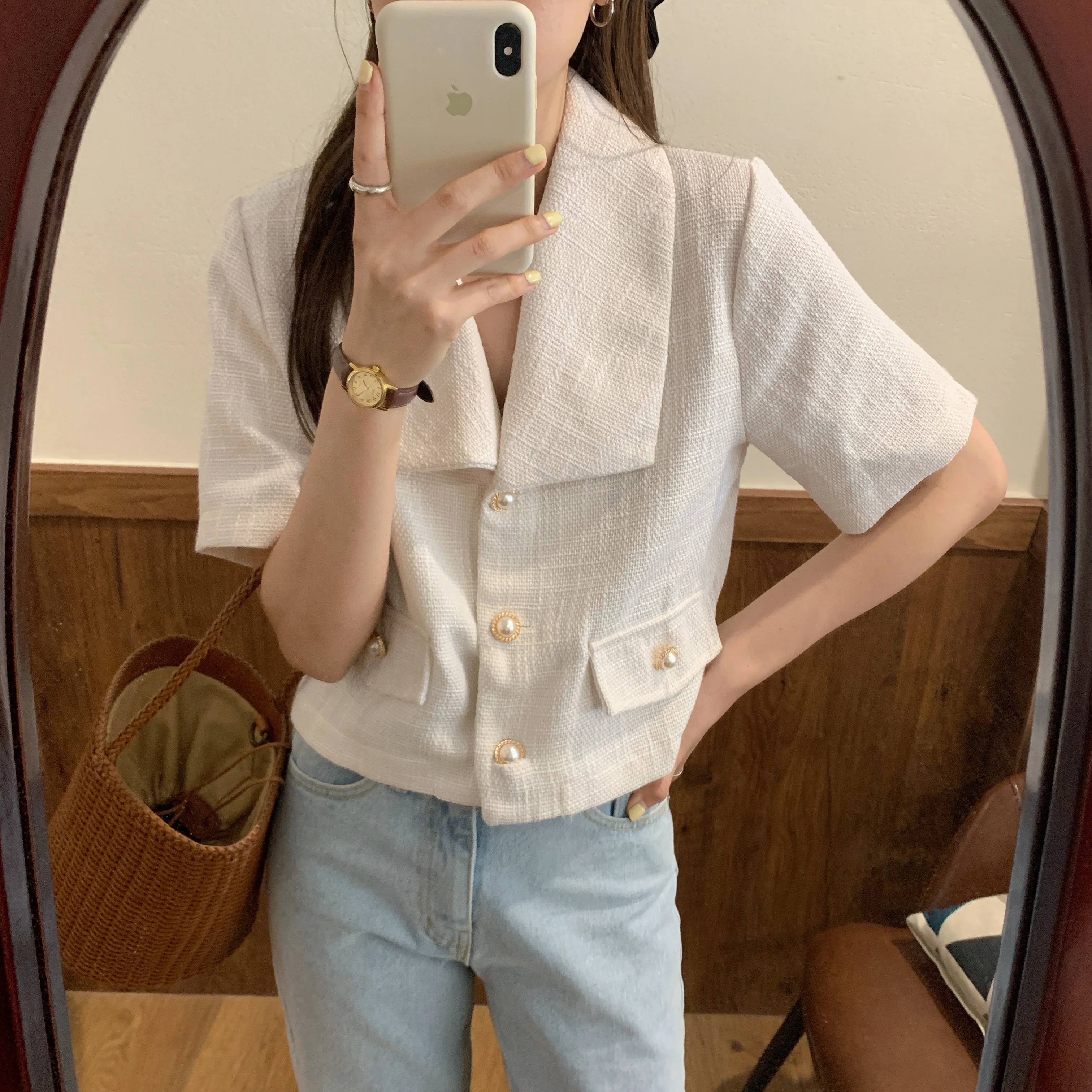 Korejpaa Women Jacket 2021 Summer Korean Chic Ladies Gentle Retro Temperament Lapel Loose Short Pearl Buttons Solid Color Blazer
Korejpaa Women Jacket 2021 Summer Korean Chic Ladies Gentle Retro Temperament Lapel Loose Short Pearl Buttons Solid Color Blazer