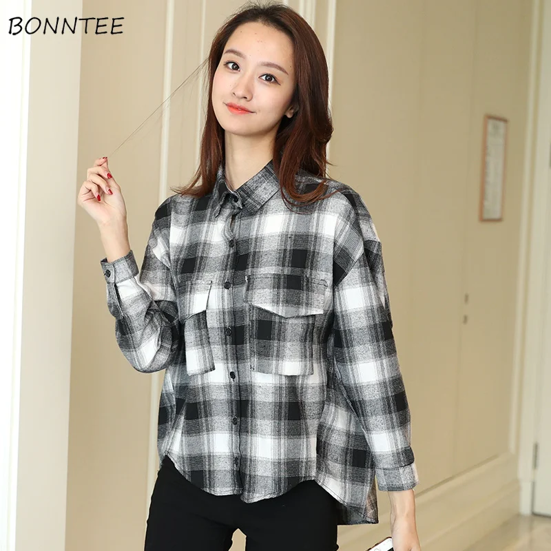 Shirts Women Chic Long Retro Plaid Shirt Spring Korean Womens BF Students Simple Pockets Button Leisure Loose New Clothing Daily
Shirts Women Chic Long Retro Plaid Shirt Spring Korean Womens BF Students Simple Pockets Button Leisure Loose New Clothing Daily