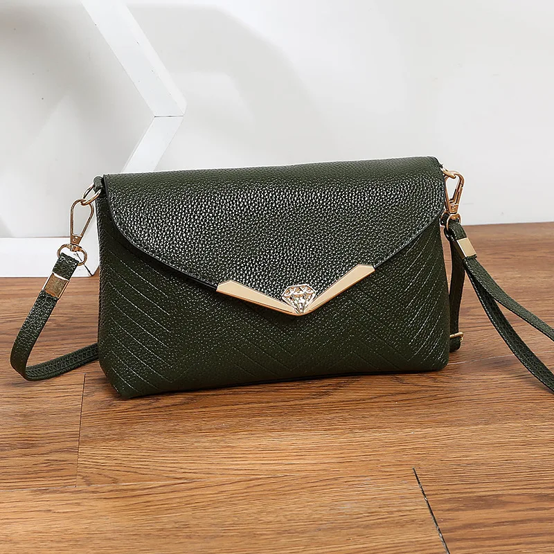 Solid PU Leather Crossbody Bags For Women 2021 Chain Shoulder Messenger Bag Female Travel Lock Handbags messenger female bag
Solid PU Leather Crossbody Bags For Women 2021 Chain Shoulder Messenger Bag Female Travel Lock Handbags messenger female bag