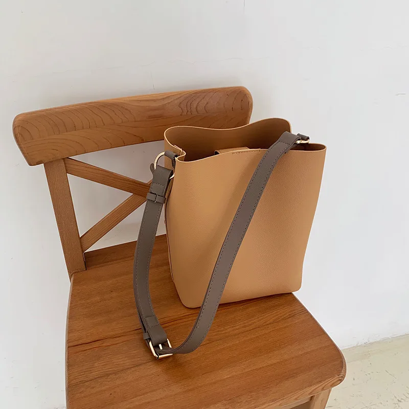 RanHuang New Arrive 2020 Women's Fashion Shoulder Bags korean Style Pu Leather Messenger Bags Shopping Bags
RanHuang New Arrive 2020 Women's Fashion Shoulder Bags korean Style Pu Leather Messenger Bags Shopping Bags