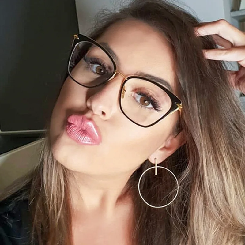 Free shipping temperament simple metal decorative glasses frame women's anti blue glasses can be equipped with myopia glasses
Free shipping temperament simple metal decorative glasses frame women's anti blue glasses can be equipped with myopia glasses