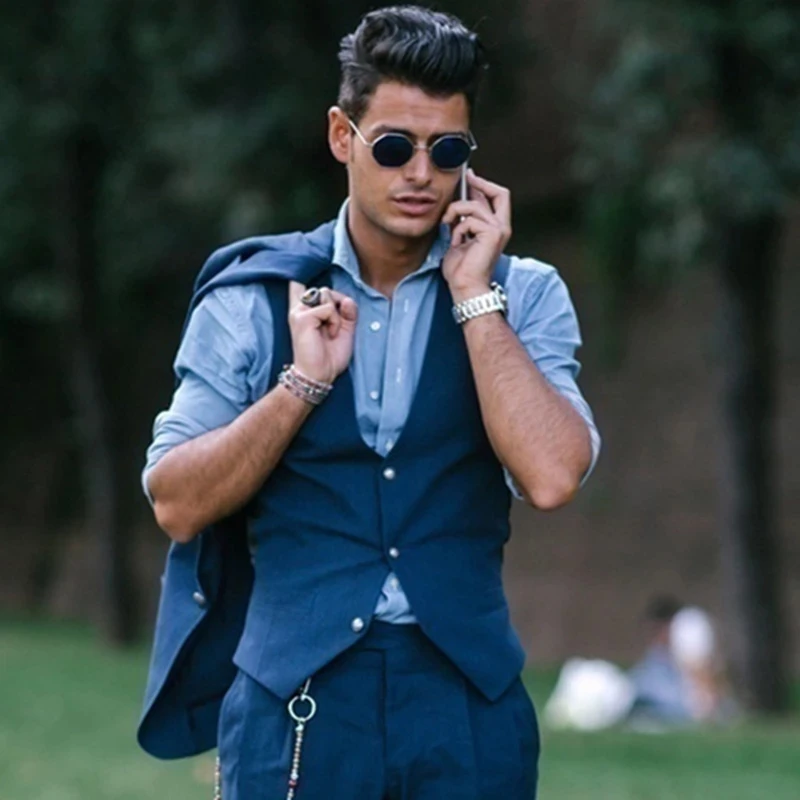 Men's Vest Thin Style European And American Stars With The Same Autumn New Style Short Style Single Row Black Solid Color Vest
Men's Vest Thin Style European And American Stars With The Same Autumn New Style Short Style Single Row Black Solid Color Vest