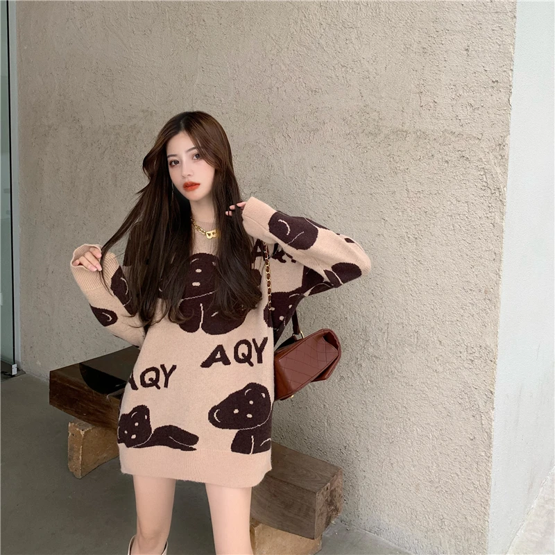 2021 New Autumn Winter Sweater Women Bear Pattern Crew-neck Knit Sweater Pullover Loose Casual Street Knit Top 
2021 New Autumn Winter Sweater Women Bear Pattern Crew-neck Knit Sweater Pullover Loose Casual Street Knit Top