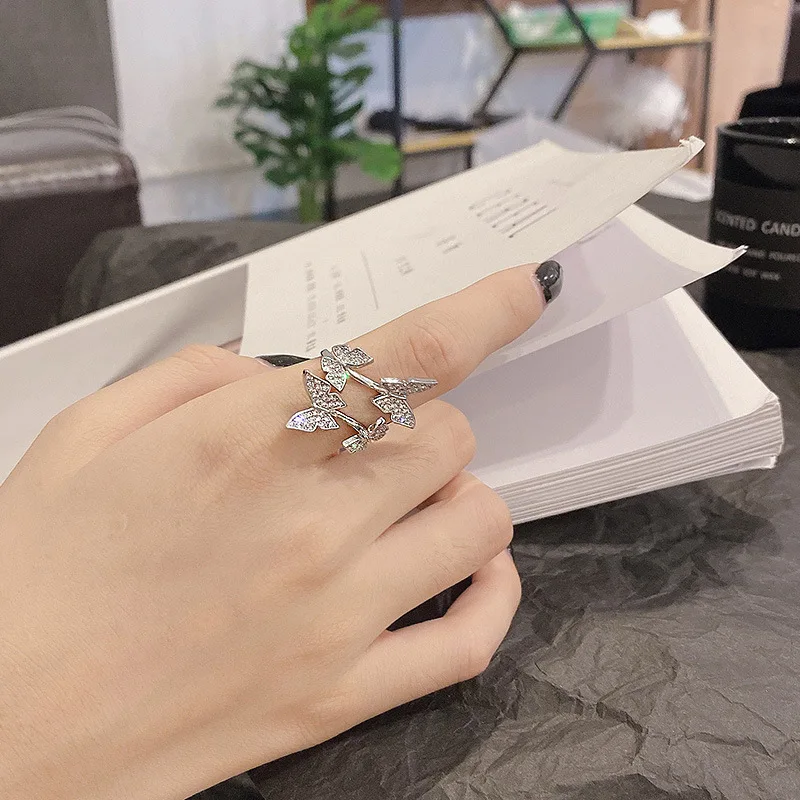 European and American advanced sense butterfly micro-inset index finger ring web celebrity light luxury cold wind double ring
European and American advanced sense butterfly micro-inset index finger ring web celebrity light luxury cold wind double ring