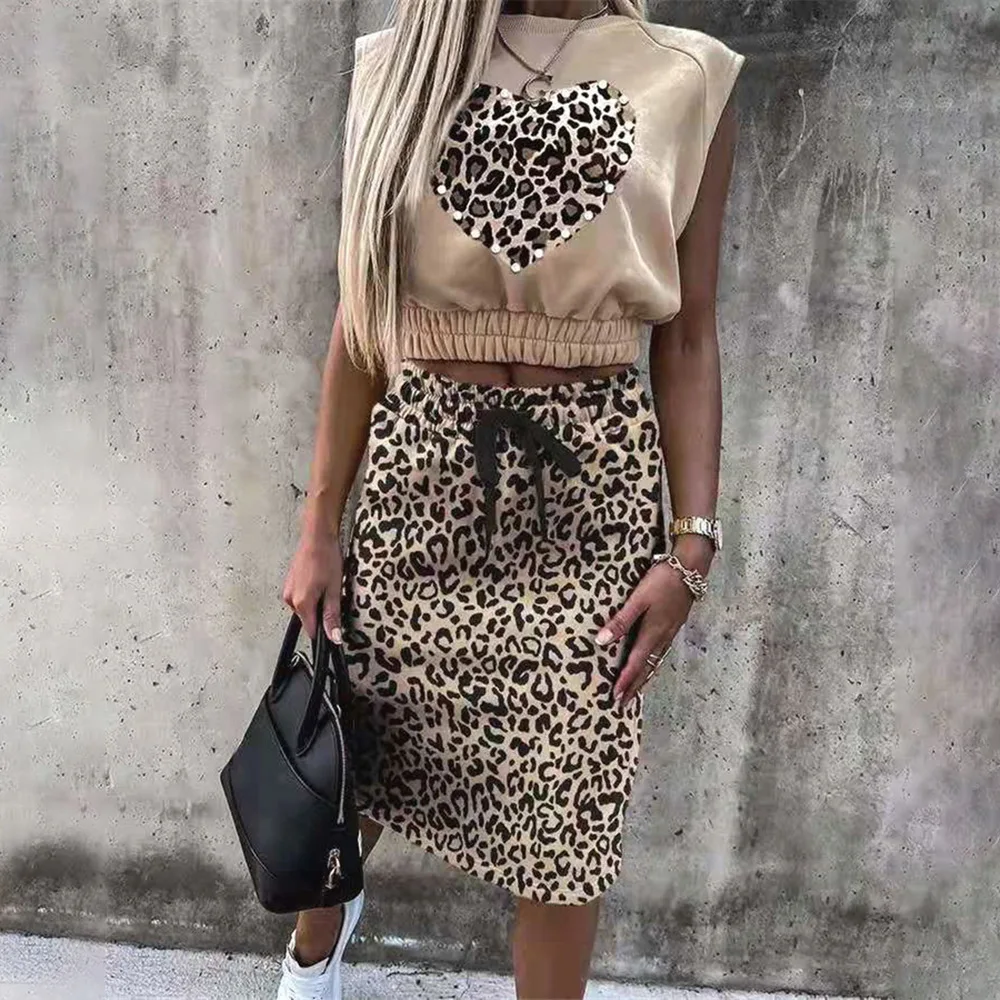 Women Sleeveless Solid Tops & Casual Drawstring Skirts Outfits Summer Women Two Piece Sets Fashion Lady Skirt Suits Streetwear
Women Sleeveless Solid Tops & Casual Drawstring Skirts Outfits Summer Women Two Piece Sets Fashion Lady Skirt Suits Streetwear