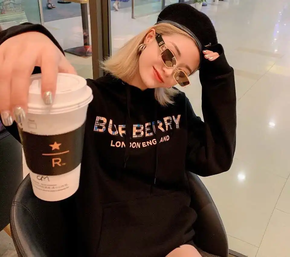2021 new sweaters men and women with the same lovers outfit fashion trend hoodie casual and simple street
2021 new sweaters men and women with the same lovers outfit fashion trend hoodie casual and simple street