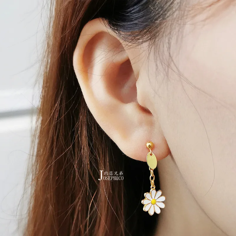 925 Sterling Silver Earring for Women Asymmetric Long Tassel Stud Earrings Daisy Flower Sunflower Ear Nails for Girlfriend Gift
925 Sterling Silver Earring for Women Asymmetric Long Tassel Stud Earrings Daisy Flower Sunflower Ear Nails for Girlfriend Gift