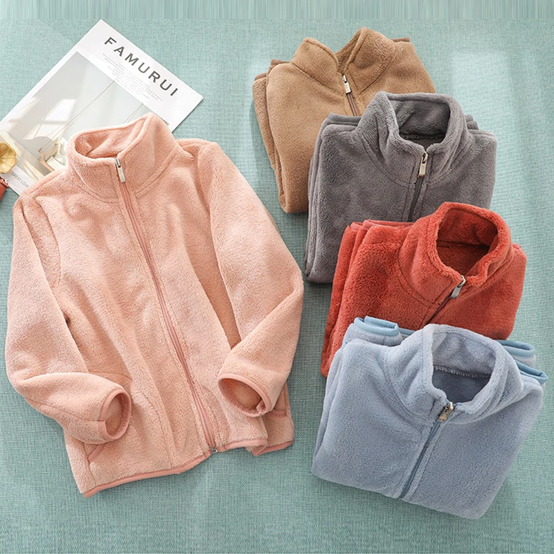 Детская теплая зимняя куртка на молнии, с карманами
Детская теплая зимняя куртка на молнии, с карманами