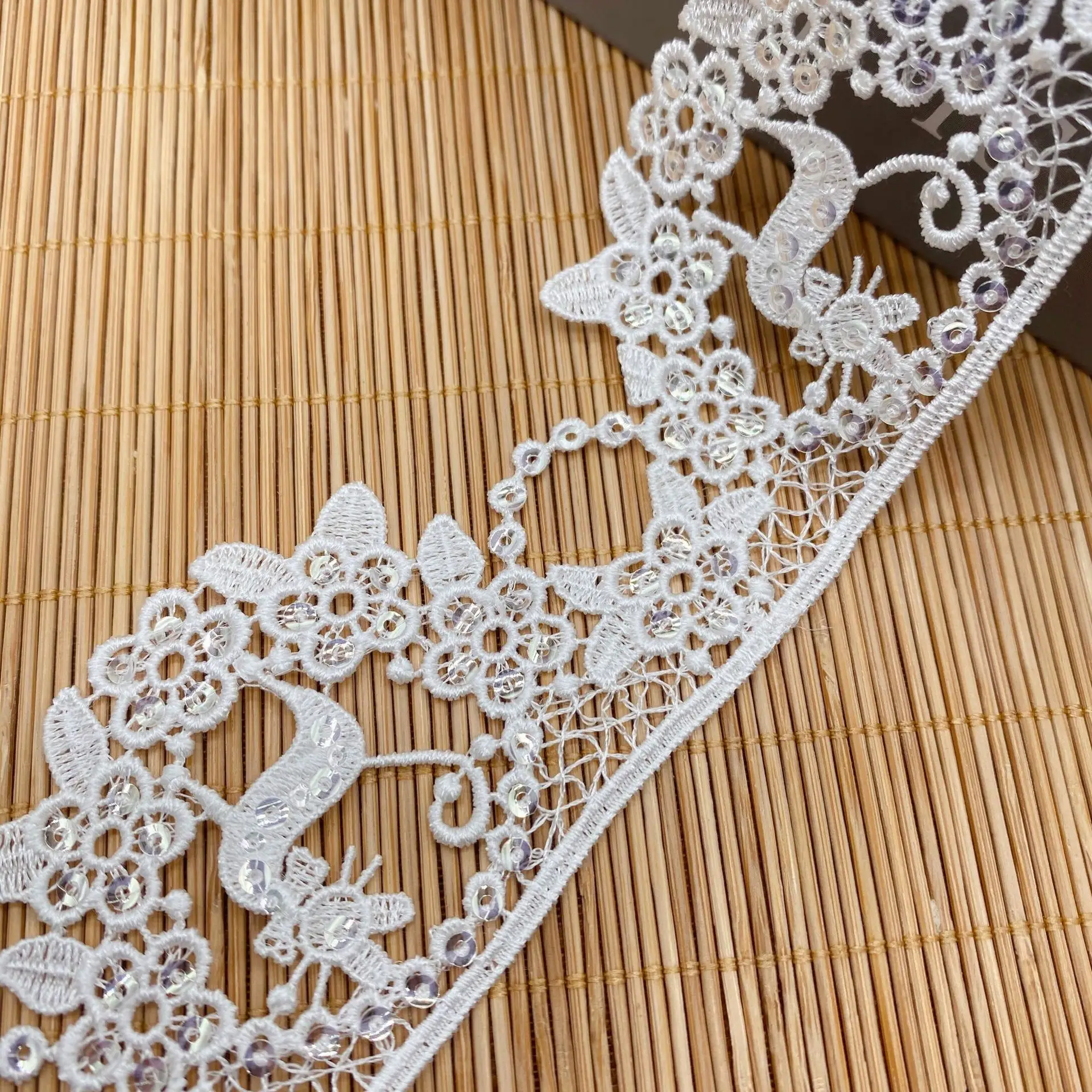 Embroidered White Wearable Cat Flower Sequin Fabrics Lace Ribbon DIY Sewing Garment Accessories
Embroidered White Wearable Cat Flower Sequin Fabrics Lace Ribbon DIY Sewing Garment Accessories