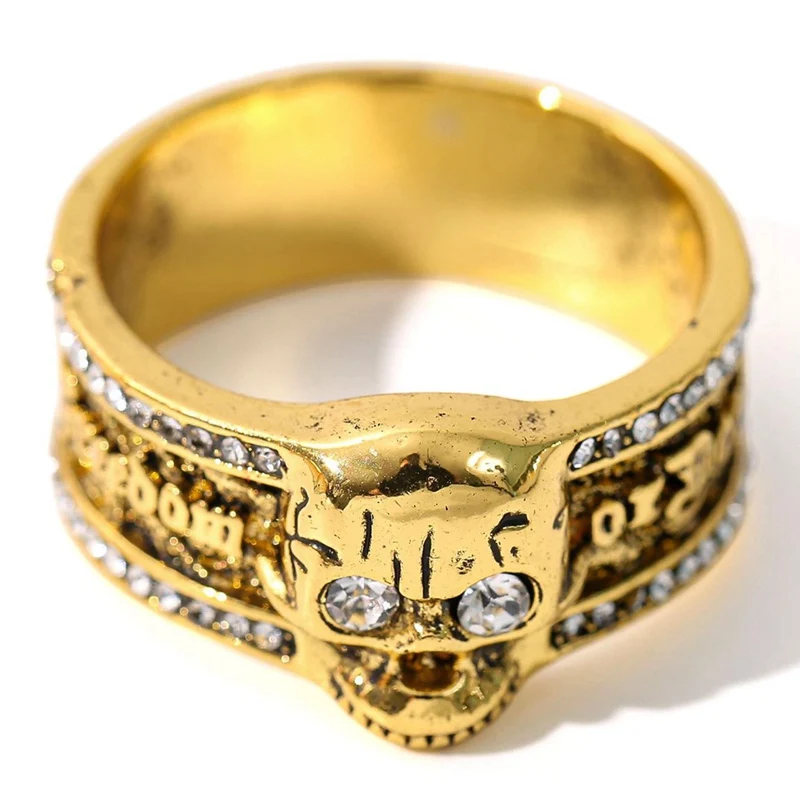 New Exquisite Skull Ring Punk Style Inlaid Crystal Flat Ring Men's Domineering Hand Jewelry Gift
New Exquisite Skull Ring Punk Style Inlaid Crystal Flat Ring Men's Domineering Hand Jewelry Gift