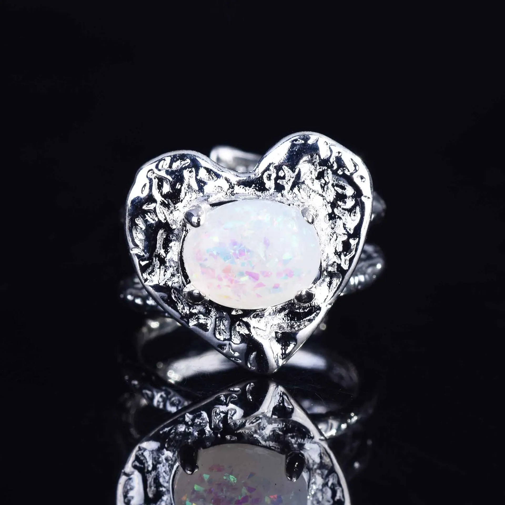 Classic Eternal Heart Rings 925 Silver Color White Opal Ring Engagement Finger Rings Fashion Jewelry For Women New Year Gifts
Classic Eternal Heart Rings 925 Silver Color White Opal Ring Engagement Finger Rings Fashion Jewelry For Women New Year Gifts