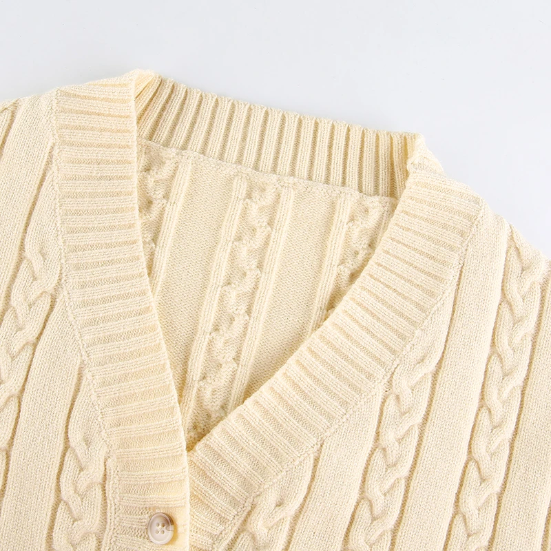 Autumn Womens Casual Long-sleeved Cardigan Fashion Geometric Patterns V-Neck Single-breasted Short Style
Autumn Womens Casual Long-sleeved Cardigan Fashion Geometric Patterns V-Neck Single-breasted Short Style