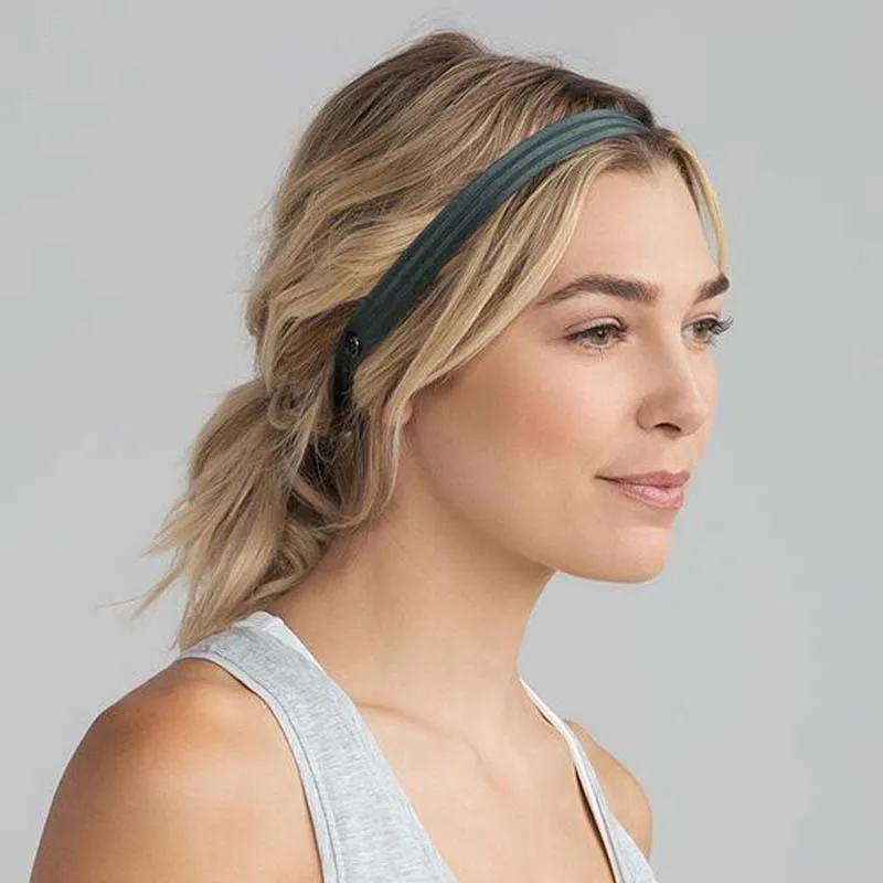 Sports head with sweat guide headband running yoga headscarf basketball fitness anti-sweat silicone anti-slip hairband.
Sports head with sweat guide headband running yoga headscarf basketball fitness anti-sweat silicone anti-slip hairband.