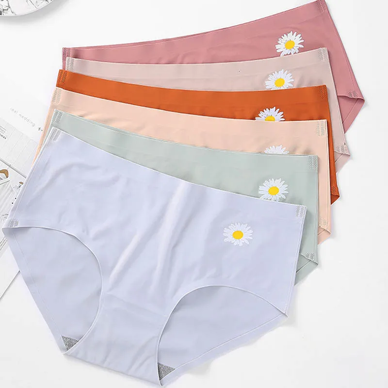 Женские бесшовные шелковые трусики, дышащее нижнее белье со средней талией и принтом маргариток, однотонные женские трусы, 1 шт.
Женские бесшовные шелковые трусики, дышащее нижнее белье со средней талией и принтом маргариток, однотонные женские трусы, 1 шт.