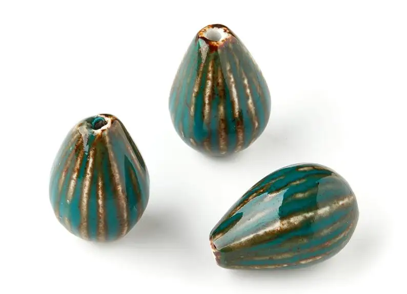 Glazed Ceramic Beads - Carved Shaped Beads - Handmade Beads - Necklace Beads - 2Pcs/Lot - 34.54x23.27mm - NS1043
Glazed Ceramic Beads - Carved Shaped Beads - Handmade Beads - Necklace Beads - 2Pcs/Lot - 34.54x23.27mm - NS1043