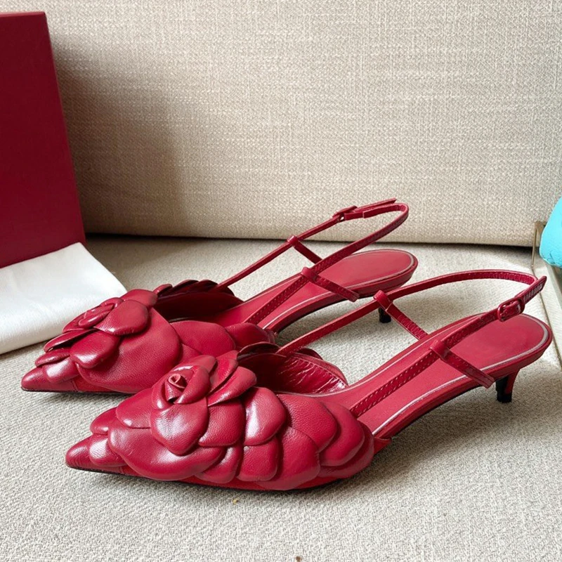 Women's stiletto shoes 2021 Genuine Leather Flower Point Toe Sandals Women Heel Back Strap Fretwork Summer Women's autumn shoes
Women's stiletto shoes 2021 Genuine Leather Flower Point Toe Sandals Women Heel Back Strap Fretwork Summer Women's autumn shoes