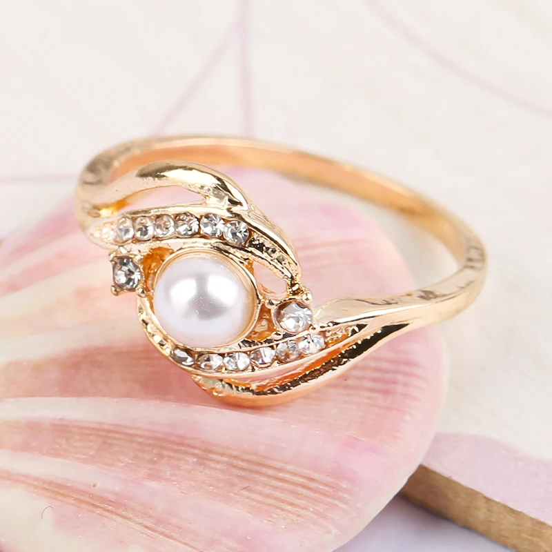 Fashion Design Natural Pearl Rings for Women Gold Color Glass Filled Finger Ring Bohemia Summer Party Jewelry Accessories Gift
Fashion Design Natural Pearl Rings for Women Gold Color Glass Filled Finger Ring Bohemia Summer Party Jewelry Accessories Gift