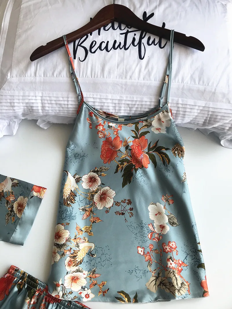 European station burst sexy new Amazon back sling goddess slim simulation silk fun robe three-piece set
European station burst sexy new Amazon back sling goddess slim simulation silk fun robe three-piece set
